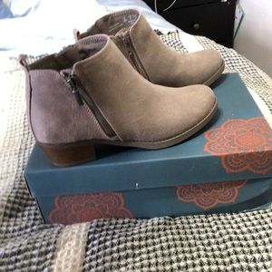 Short boots by Carlos Santana